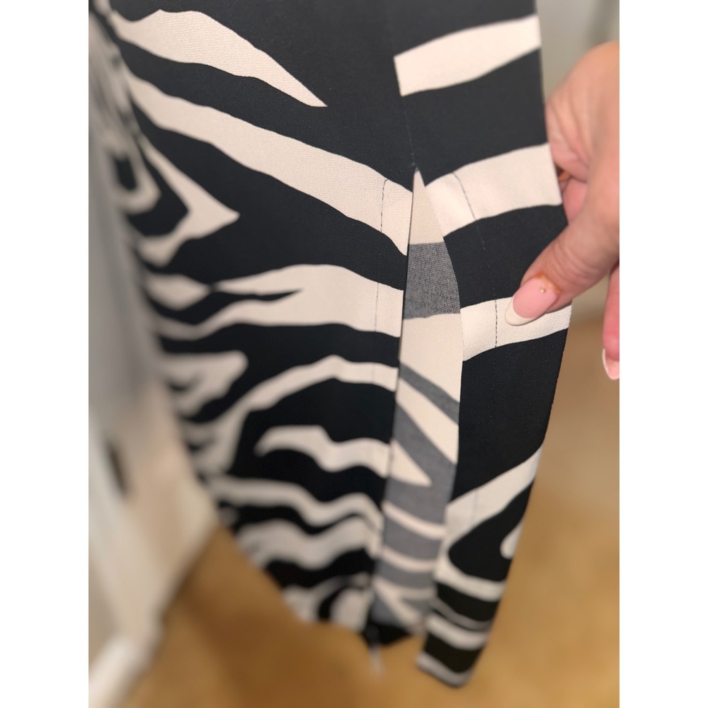 Chicos Maxi Dress Cold Shoulder Zebra Print Black White Flowy Midi 0‎ - Picture 7 of 8